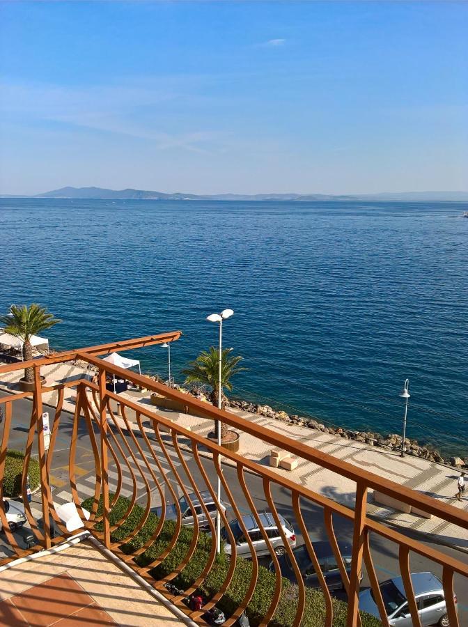 Elegant Apartment With Sea View In Porto Santo Stefano 89 M² 外观 照片