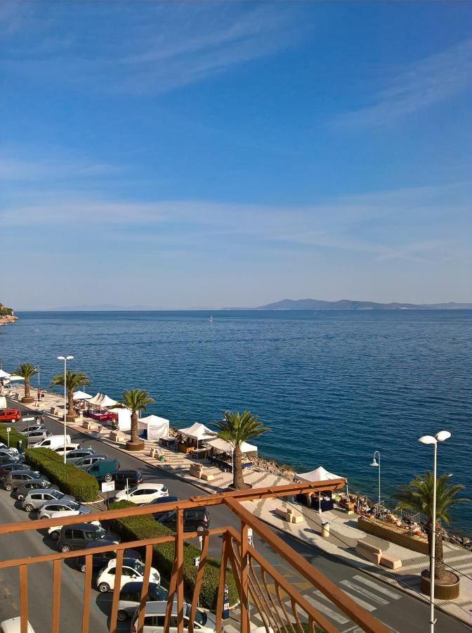 Elegant Apartment With Sea View In Porto Santo Stefano 89 M² 外观 照片